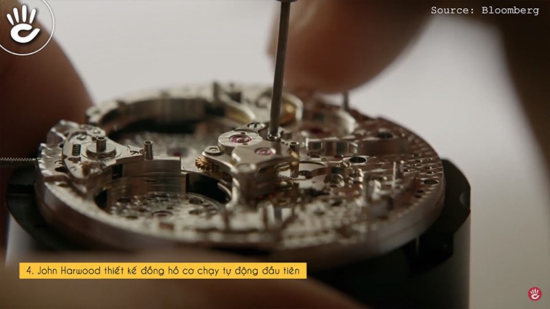 John Harwood thiết kế đồng hồ cơ chạy tự động đầu tiên