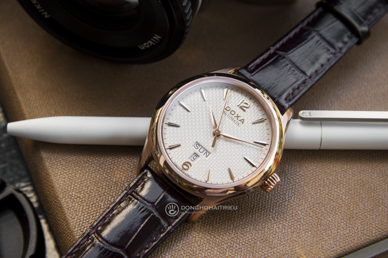 DOXA là một thương hiệu đồng hồ Thụy Sĩ đã quá nổi tiếng với tất cả người yêu đồng hồ (DOXA 205.30.023.02)