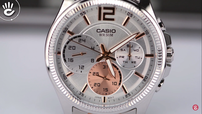 Mặt đồng hồ to tròn nam tính cùng với vạch số màu đồng sang trọng - MTP-E305RG-7AVDF