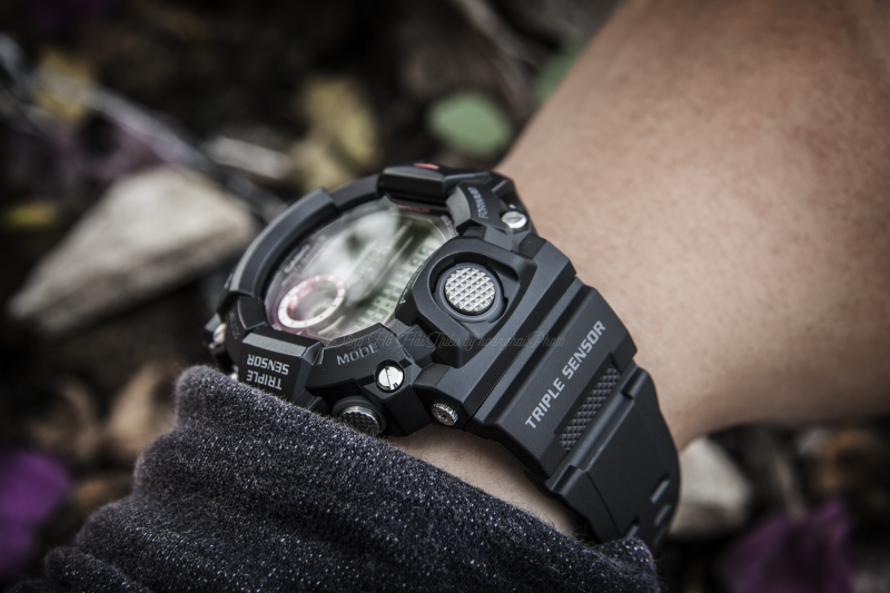 Với vẻ ngoài mạnh mẽ, cá tính, chiếc đồng hồ G-Shock GW-9400-1DR còn có những tính năng hiện đại - GW-9400-1DR