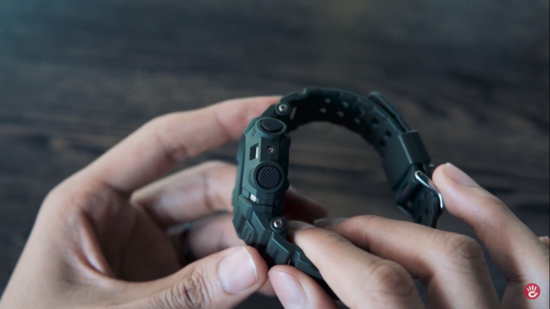 Nút bấm G-Shock Mudman với vân nút bằng nhựa thiết kế bản lớn dễ dàng thao tác
