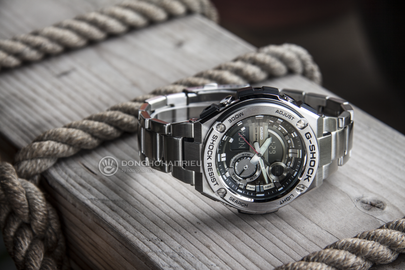 Đồng hồ nam G-Shock GST-210D-1ADR với kiểu dáng thể thao, mặt đồng hồ to tròn nam tính