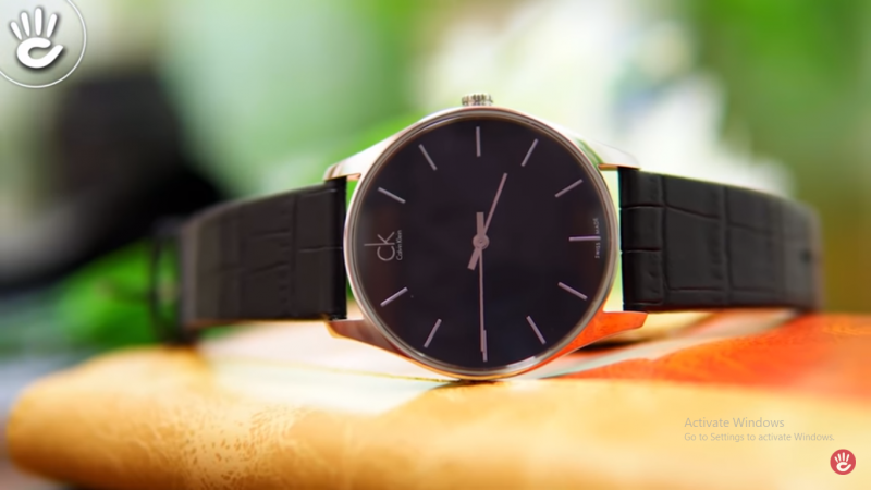 Đồng hồ Calvin Klein K4D211C1 mang đến cho phái mạnh chiếc đồng hồ có thiết kế cổ điển, mạnh mẽ với màu đen nổi bật
