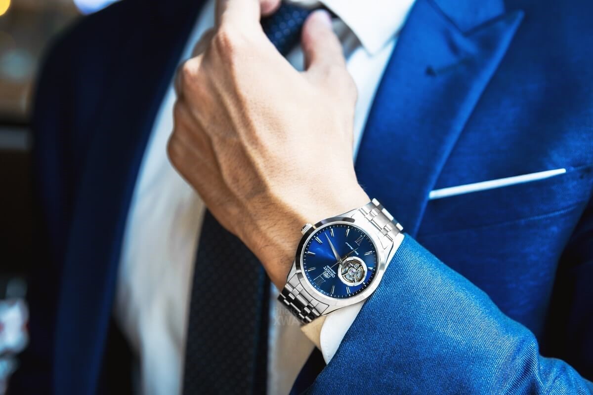 H3-Tại sao đàn ông nên đeo đồng hồ và buộc phải có đồng hồ?