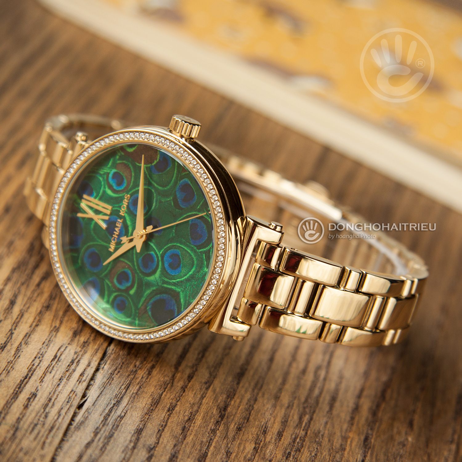 Đồng hồ nữ Michael Kors MK3572 mặt vuông viền đá cao cấp
