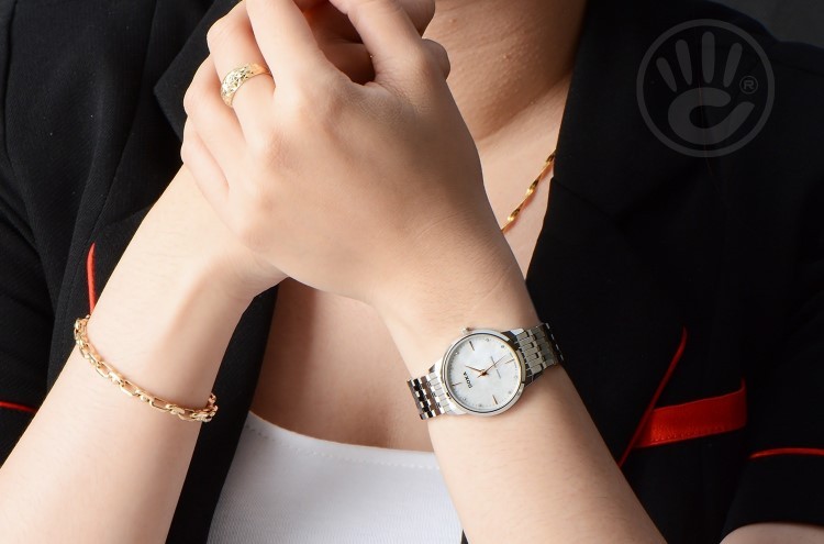 Review đồng hồ nữ Doxa D158SWH | Bộ sưu tập mặt xà cừ siêu đẹp-hình2