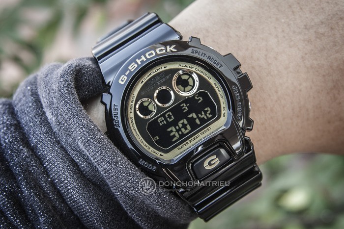 G-Shock DW-6900CB-1DS Khi ánh vàng nổi bật trên nền đen lịch lãm - Ảnh 2