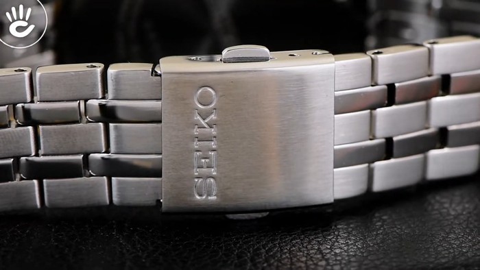 Review đồng hồ Seiko SNE489P1 3 kim mạ bạc sang trọng trên nền đen - Ảnh 3