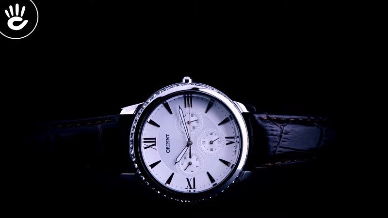 Review đồng hồ Orient FSW03005W0: Chronograph cho nữ độc đáo-5