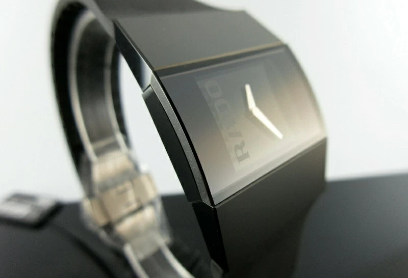 Đồng hồ Rado cứng nhất thế giới có giá bao nhiêu