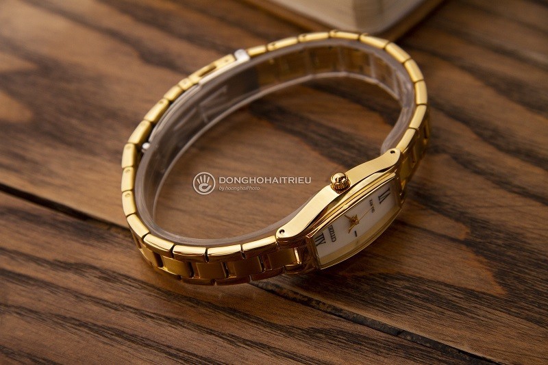 Đồng hồ Citizen EJ6112-52D: Tổng thể phủ vàng PVD sang trọng-4