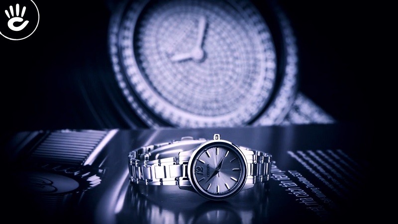Review đồng hồ Citizen EL3030-59A: Dây đeo kim loại, giá rẻ-1
